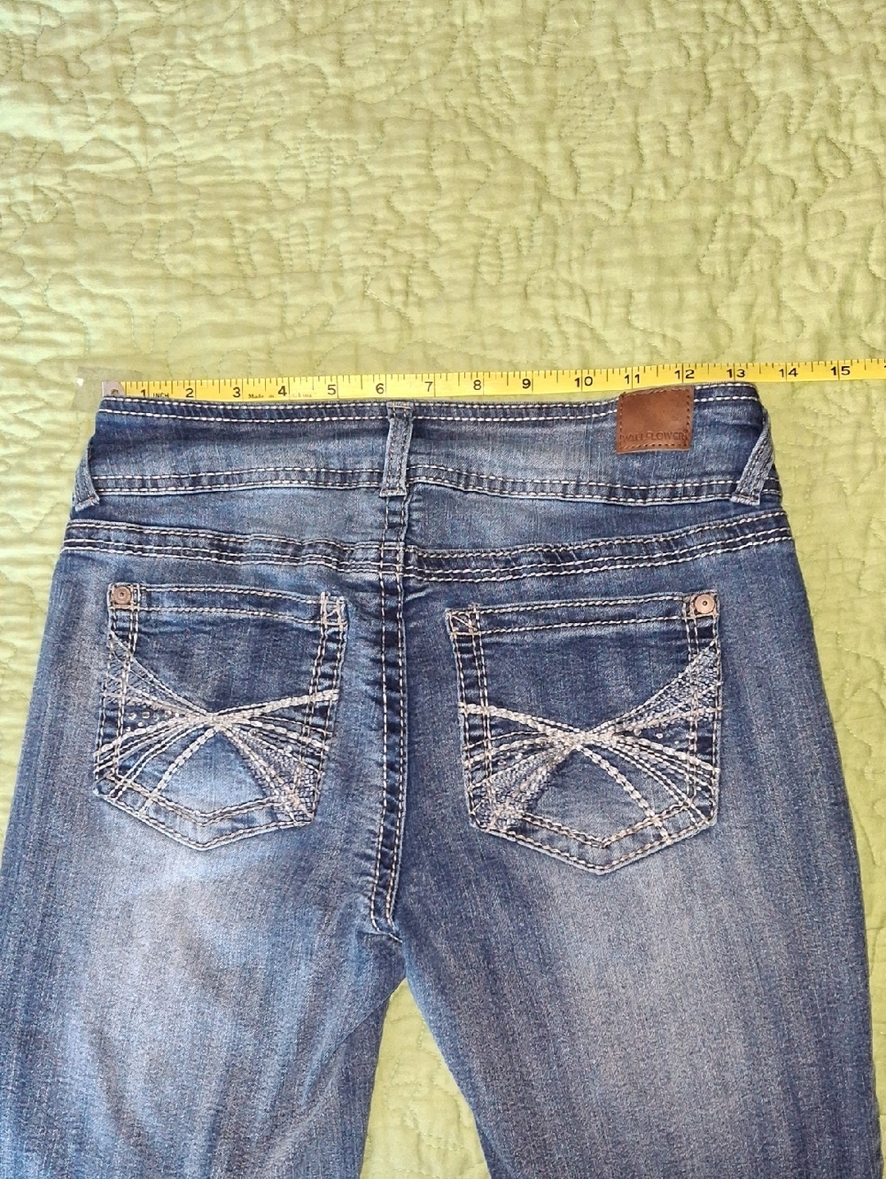 Wallflower Junior's Size 3 Luscious Curvy Boot Cut Jeans - Picture 4 of 8